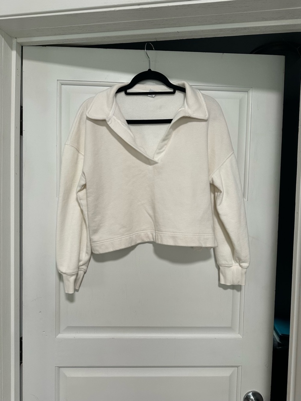 Cropped White/Cream V-Neck Collared Crew